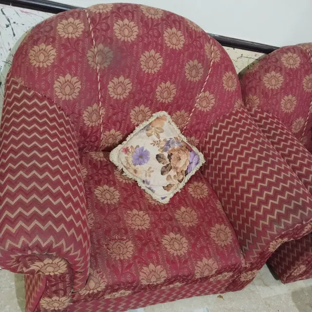 Sofa chair in new maroon fabric
